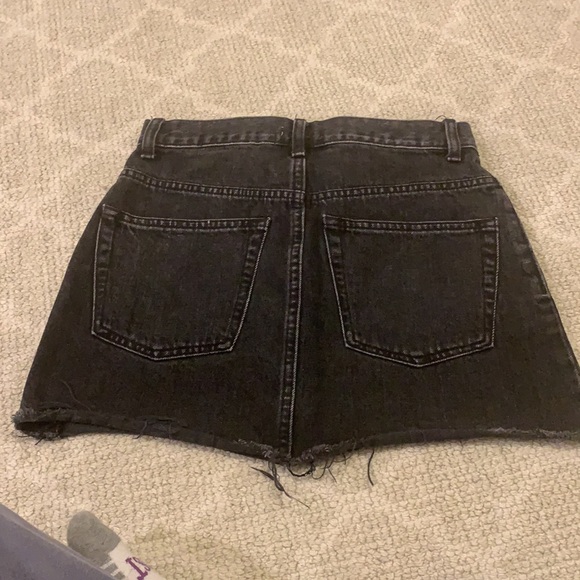 TNA dark wash mini denim skirt. Size 2. Very short - Picture 2 of 2
